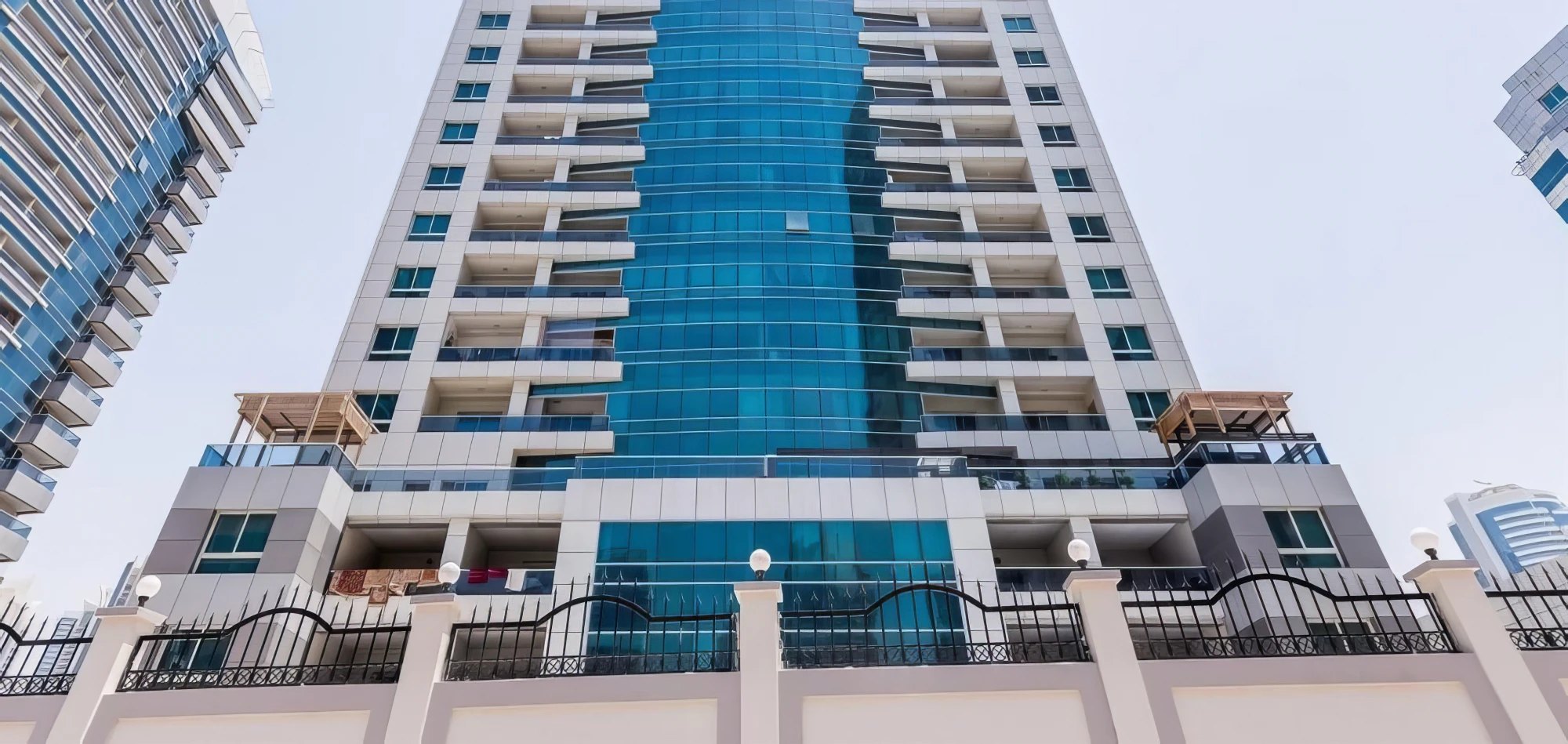 Marina Diamond 2 — interior