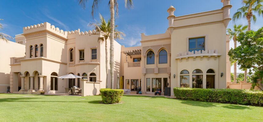 NAKHEEL PROPERTIES "Canal Cove Villas"