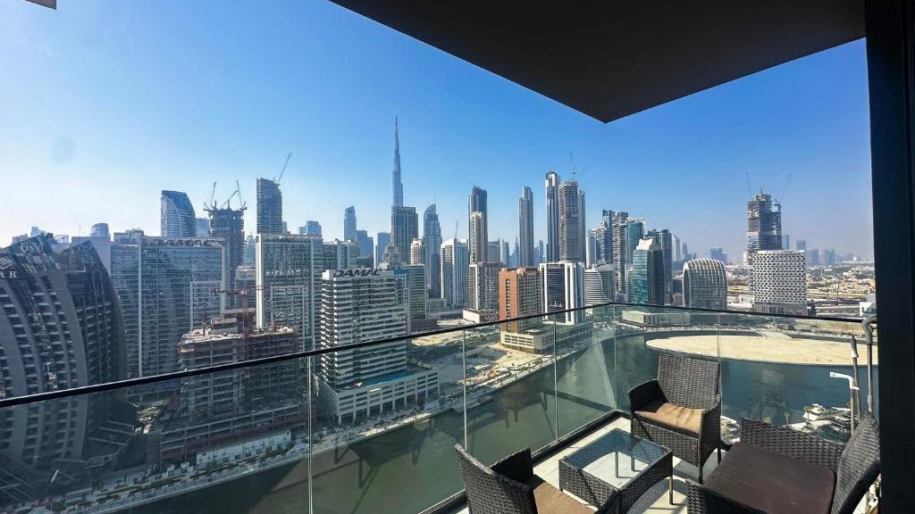 SYNERGY "Burj Views"